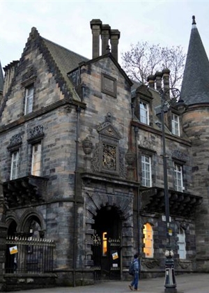 格拉斯哥卡里多尼亞大學(xué)